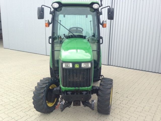 JOHN DEERE 3720 - Traktor: gambar 1 JOHN DEERE 3720 - Traktor: gambar 1