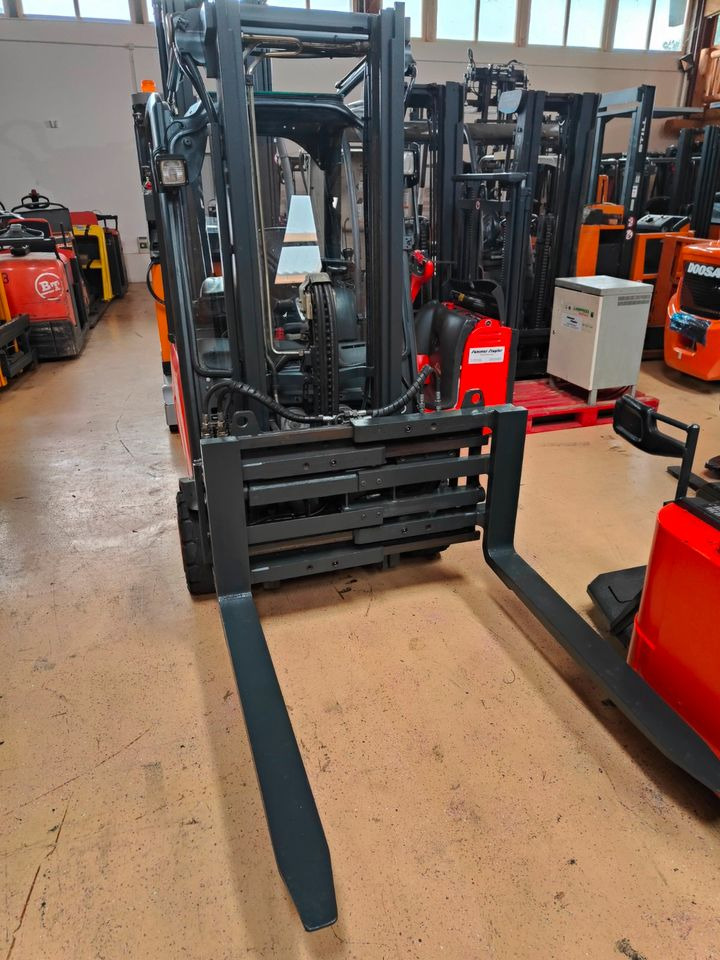 Linde E20PL - Forklift listrik: gambar 1 Linde E20PL - Forklift listrik: gambar 1