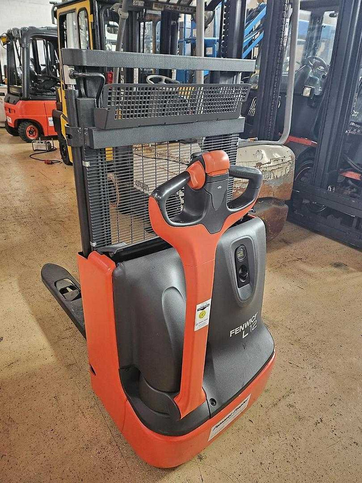 Linde L12 - Penumpuk: gambar 5 Linde L12 - Penumpuk: gambar 5