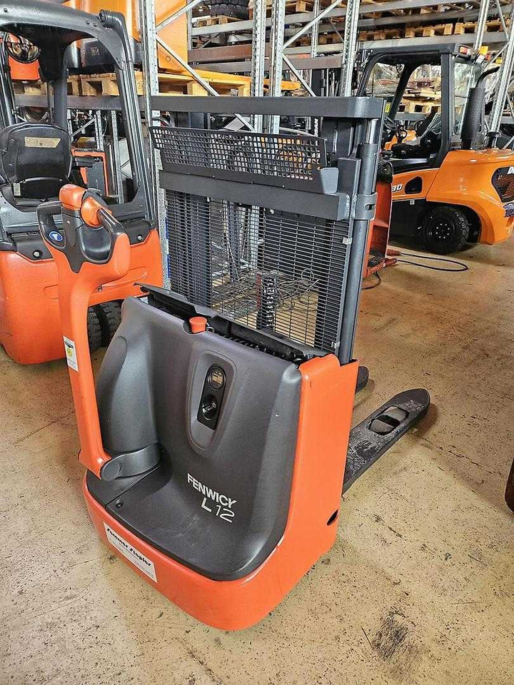 Linde L12 - Penumpuk: gambar 4 Linde L12 - Penumpuk: gambar 4