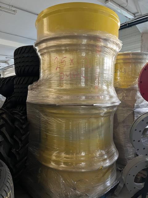 DW23x38 Dual-Trac Premium twin rim - Pelek untuk Peralatan pertanian: gambar 4 DW23x38 Dual-Trac Premium twin rim - Pelek untuk Peralatan pertanian: gambar 4