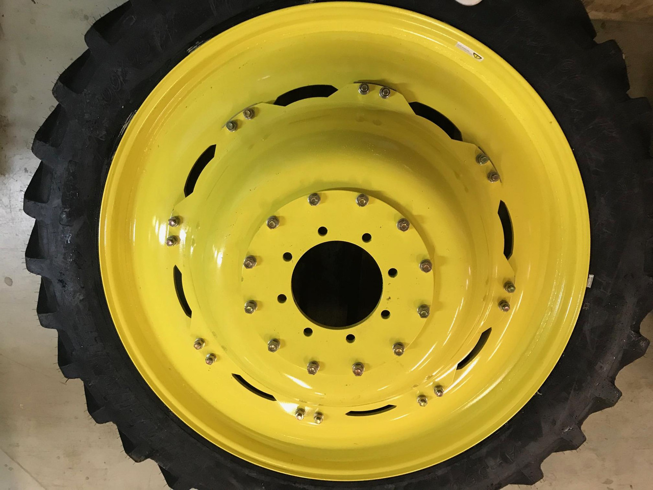 John Deere premium tillage wheel sets - Roda untuk Peralatan pertanian: gambar 1 John Deere premium tillage wheel sets - Roda untuk Peralatan pertanian: gambar 1