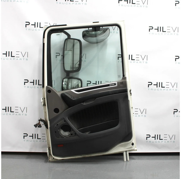 DAF XF106 Deur Rechts 1881863 - Pintu dan bagian untuk Truk: gambar 2 DAF XF106 Deur Rechts 1881863 - Pintu dan bagian untuk Truk: gambar 2