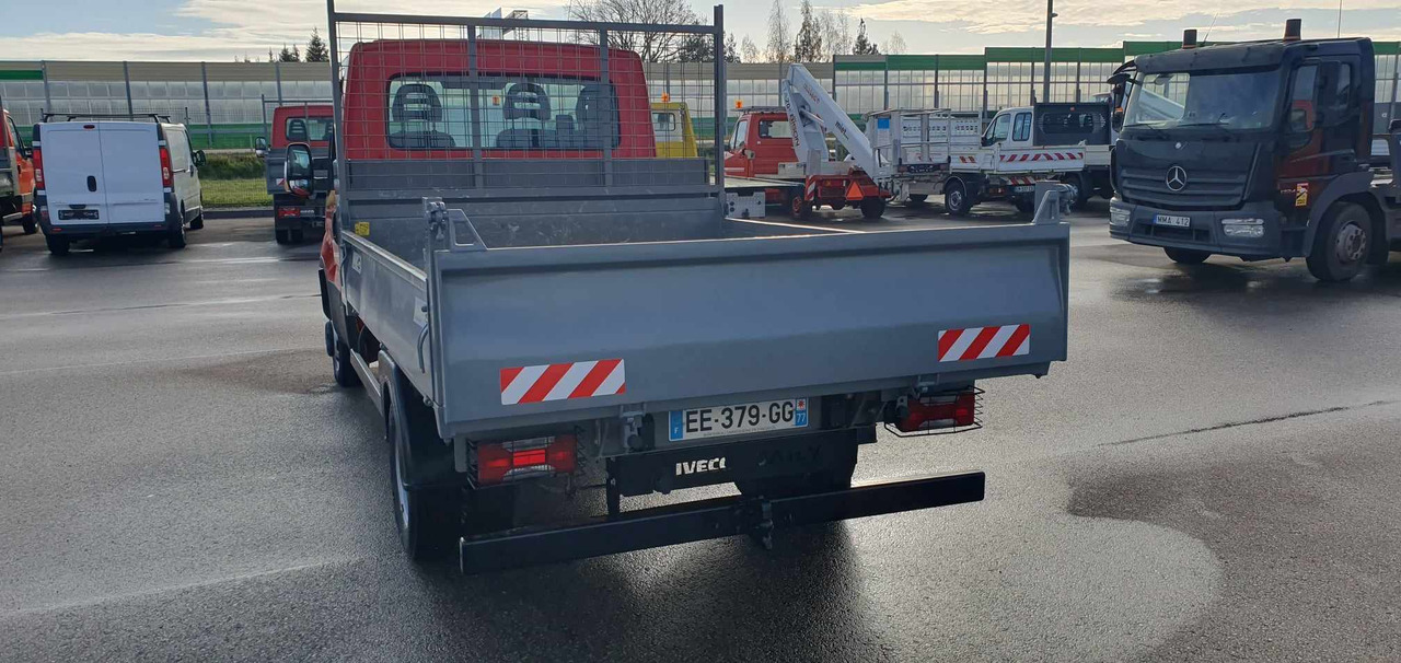 IVECO Daily - Van jungkit: gambar 4 IVECO Daily - Van jungkit: gambar 4