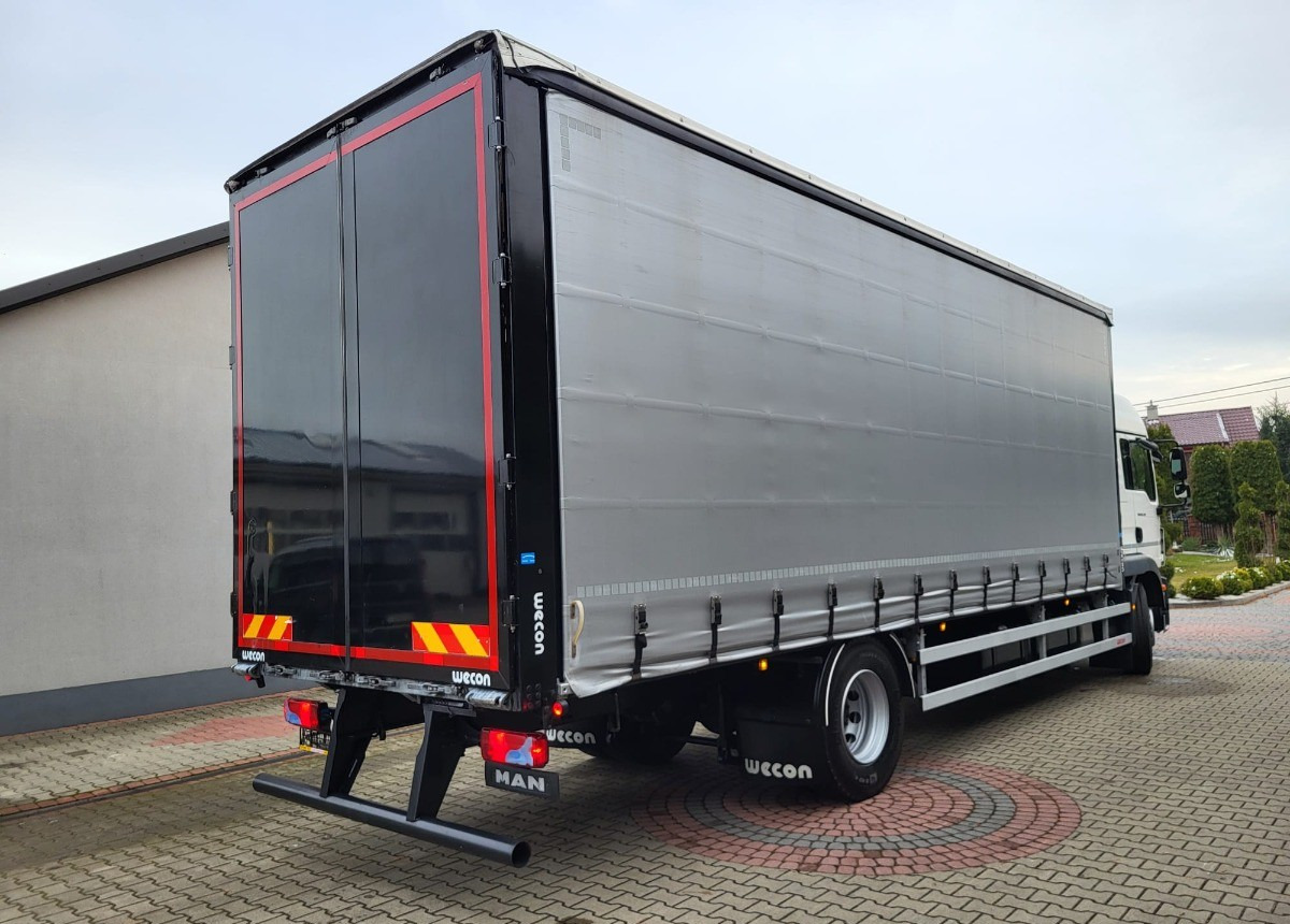MAN Man Salon Polska I własciciel Serwisowany Bezwypadkowy 18/320 - Truk dengan terpal samping: gambar 3 MAN Man Salon Polska I własciciel Serwisowany Bezwypadkowy 18/320 - Truk dengan terpal samping: gambar 3
