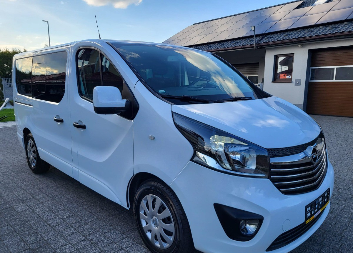 Opel Vivaro bogato doposażone serwisowane Zarejstrowane - Van penumpang: gambar 5 Opel Vivaro bogato doposażone serwisowane Zarejstrowane - Van penumpang: gambar 5