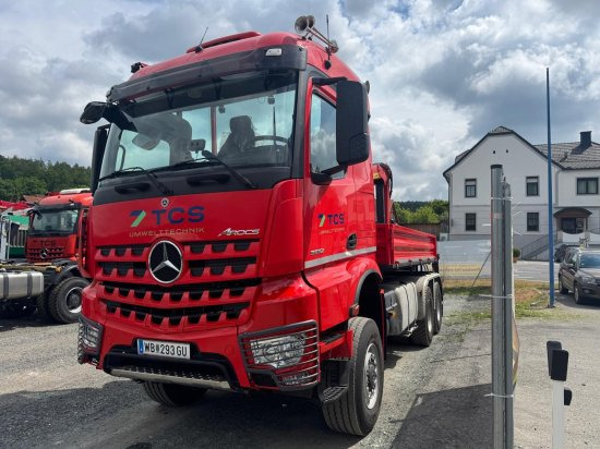 Mercedes-Benz AROCS 3552 963-2F Epsilon M100L86 Kran ? Leistungsstarker Holzladekran mit hoher Reichweite - Truk derek: gambar 1 Mercedes-Benz AROCS 3552 963-2F Epsilon M100L86 Kran ? Leistungsstarker Holzladekran mit hoher Reichweite - Truk derek: gambar 1