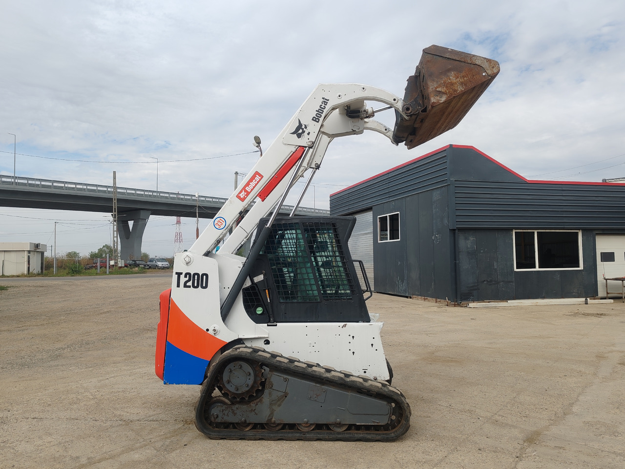 BOBCAT T200 - Track loader yang ringkas: gambar 4 BOBCAT T200 - Track loader yang ringkas: gambar 4