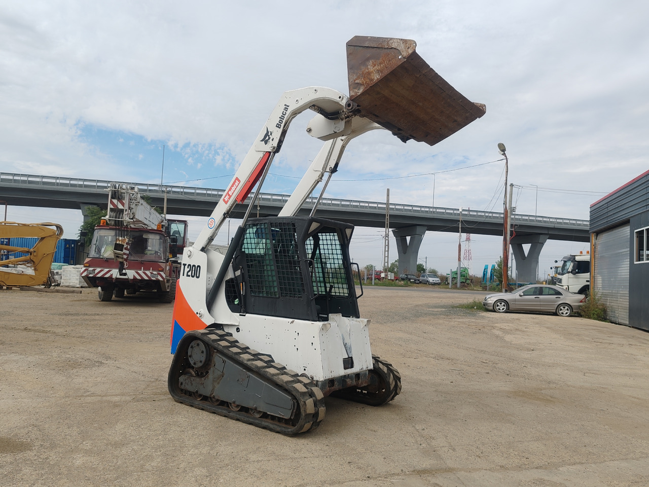 BOBCAT T200 - Track loader yang ringkas: gambar 2 BOBCAT T200 - Track loader yang ringkas: gambar 2