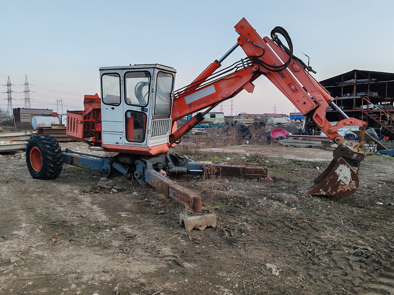 Paianjen Tigrone 6000 Turbo - Spider excavator: gambar 1 Paianjen Tigrone 6000 Turbo - Spider excavator: gambar 1