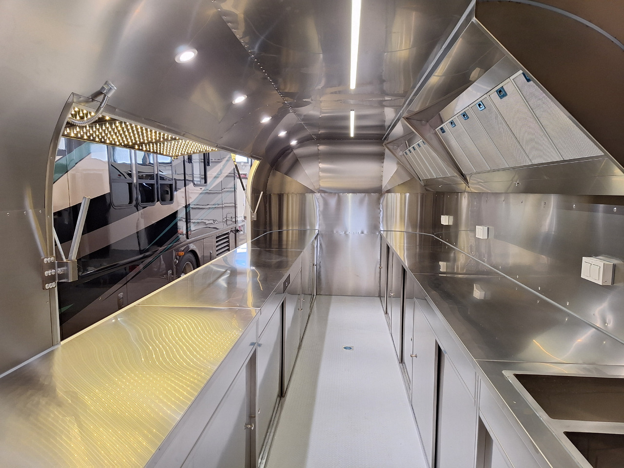 Deli Star Trailer American 4000 - EU standards - Trailer penjual: gambar 3 Deli Star Trailer American 4000 - EU standards - Trailer penjual: gambar 3