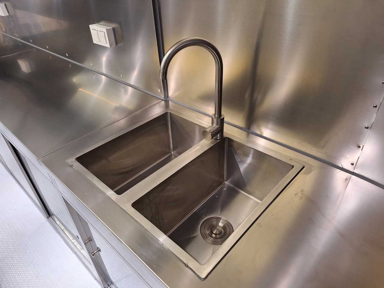 Deli Star Trailer American 4000 - EU standards - Trailer penjual: gambar 4 Deli Star Trailer American 4000 - EU standards - Trailer penjual: gambar 4