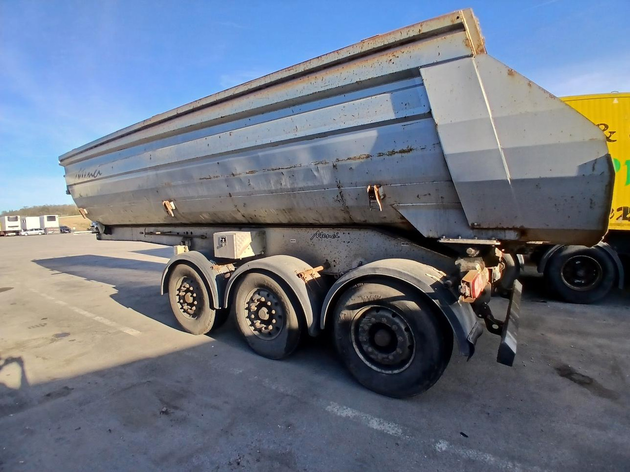 MENCI - Semi-trailer jungkit: gambar 3 MENCI - Semi-trailer jungkit: gambar 3