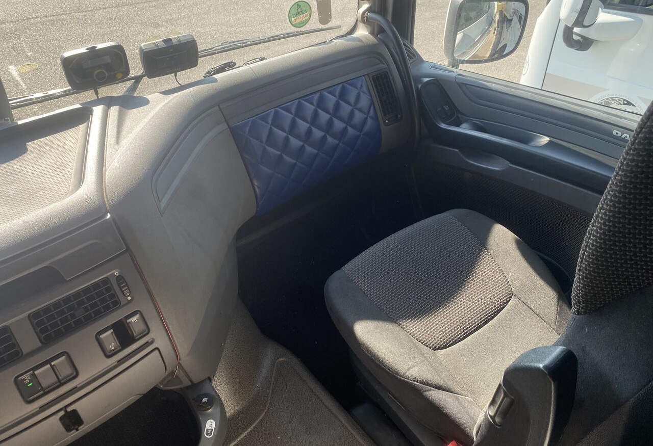 DAF - Tractor head: gambar 5 DAF - Tractor head: gambar 5