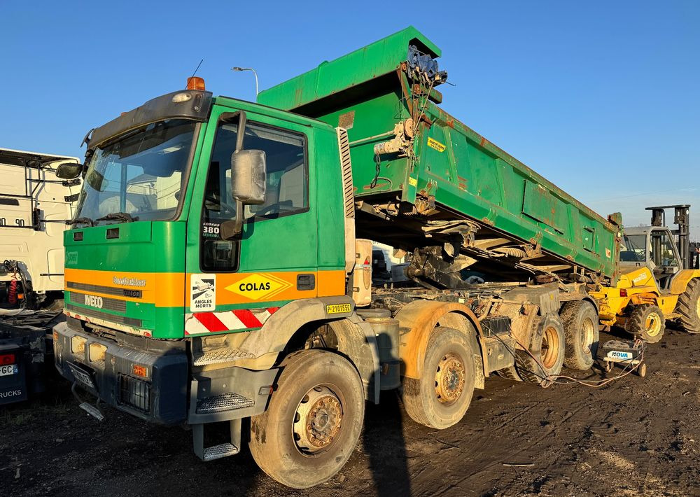 Iveco EuroTrakker - Truk jungkit: gambar 1 Iveco EuroTrakker - Truk jungkit: gambar 1