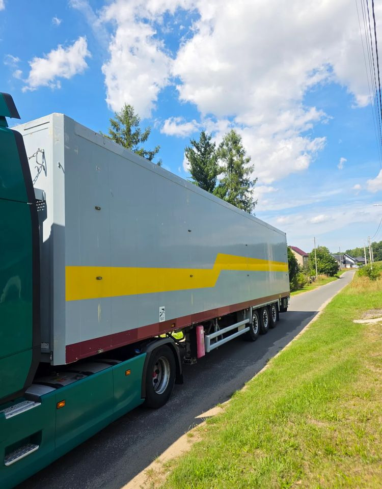 Stas S3-SZ334V - Semi-trailer dengan lantai berjalan: gambar 1 Stas S3-SZ334V - Semi-trailer dengan lantai berjalan: gambar 1