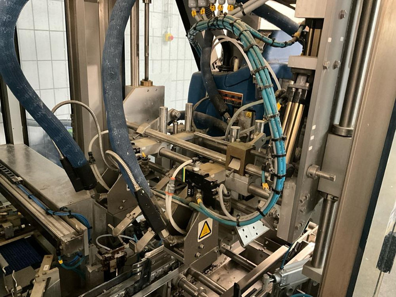 Mesin pengemas Tetra Pak Cardboard Packer: gambar 10 Mesin pengemas Tetra Pak Cardboard Packer: gambar 10