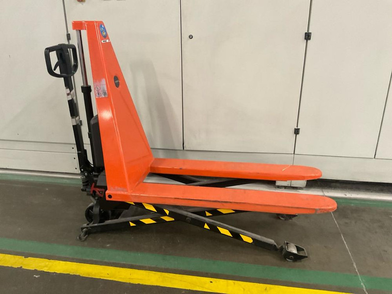 Toyota HHL 100 - Forklift: gambar 3 Toyota HHL 100 - Forklift: gambar 3
