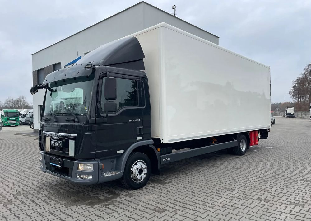MAN TGL 12.250, KONTENER 7,3m ( 18 europalet ) - Truk box: gambar 3 MAN TGL 12.250, KONTENER 7,3m ( 18 europalet ) - Truk box: gambar 3