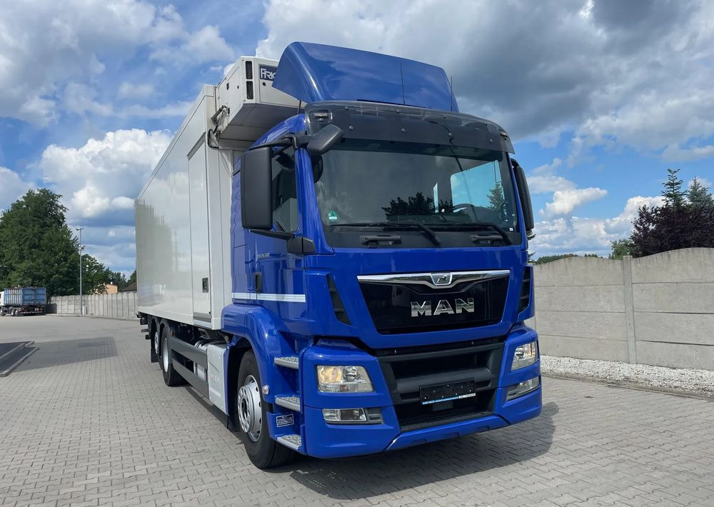 MAN TGS 26.360 CHŁODNIA 8,10m ( 20 europalet ) - Truk berpendingin: gambar 3 MAN TGS 26.360 CHŁODNIA 8,10m ( 20 europalet ) - Truk berpendingin: gambar 3