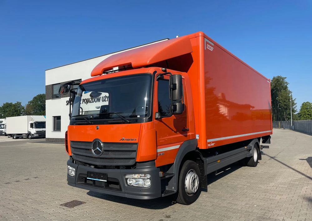 Mercedes-Benz ATEGO 1218 - Truk box: gambar 1 Mercedes-Benz ATEGO 1218 - Truk box: gambar 1