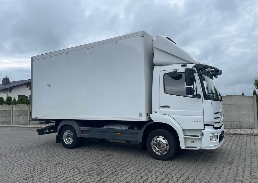 Mercedes-Benz ATEGO 1227 CHŁODNIA HAKOWA / HAKÓWKA - Truk berpendingin: gambar 4 Mercedes-Benz ATEGO 1227 CHŁODNIA HAKOWA / HAKÓWKA - Truk berpendingin: gambar 4