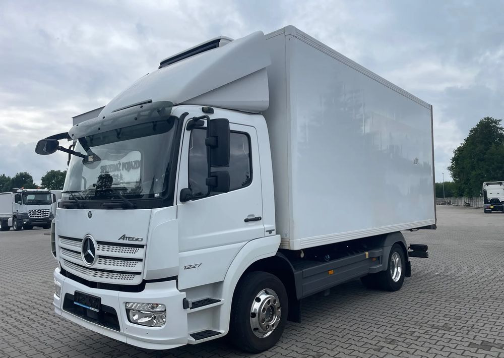 Mercedes-Benz ATEGO 1227 CHŁODNIA HAKOWA / HAKÓWKA - Truk berpendingin: gambar 2 Mercedes-Benz ATEGO 1227 CHŁODNIA HAKOWA / HAKÓWKA - Truk berpendingin: gambar 2