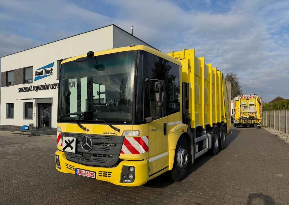 Mercedes-Benz ECONIC 2630, EURO6/ ŚMECIARKA/ ZOELLER/ DELTA - Truk sampah: gambar 1 Mercedes-Benz ECONIC 2630, EURO6/ ŚMECIARKA/ ZOELLER/ DELTA - Truk sampah: gambar 1