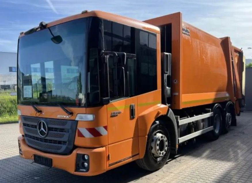 Mercedes-Benz ECONIC 2635,EURO 6, 6X2, ZOLLER MEDIUM X21 - Truk sampah: gambar 1 Mercedes-Benz ECONIC 2635,EURO 6, 6X2, ZOLLER MEDIUM X21 - Truk sampah: gambar 1