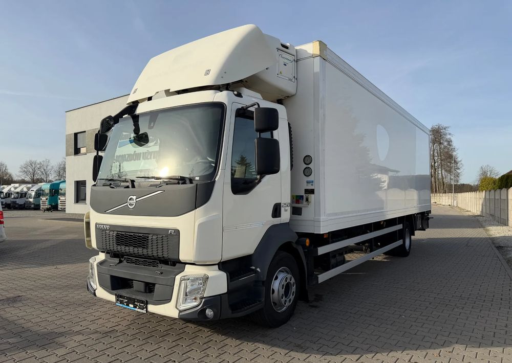 Volvo FL 16.250/ 19 PALET/ Ładownośc 6 ton/ na poduszkach! - Truk berpendingin: gambar 2 Volvo FL 16.250/ 19 PALET/ Ładownośc 6 ton/ na poduszkach! - Truk berpendingin: gambar 2