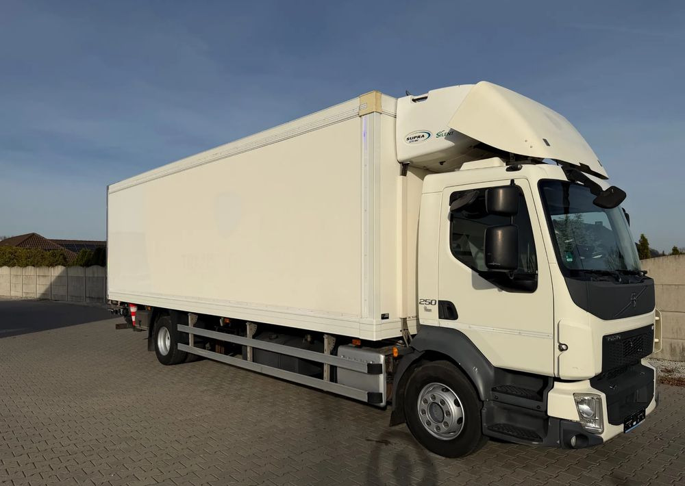 Volvo FL 16.250/ 19 PALET/ Ładownośc 6 ton/ na poduszkach! - Truk berpendingin: gambar 5 Volvo FL 16.250/ 19 PALET/ Ładownośc 6 ton/ na poduszkach! - Truk berpendingin: gambar 5