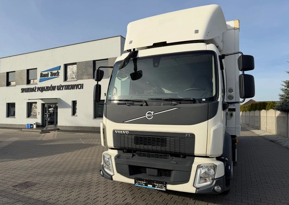 Volvo FL 16.250/ 19 PALET/ Ładownośc 6 ton/ na poduszkach! - Truk berpendingin: gambar 3 Volvo FL 16.250/ 19 PALET/ Ładownośc 6 ton/ na poduszkach! - Truk berpendingin: gambar 3