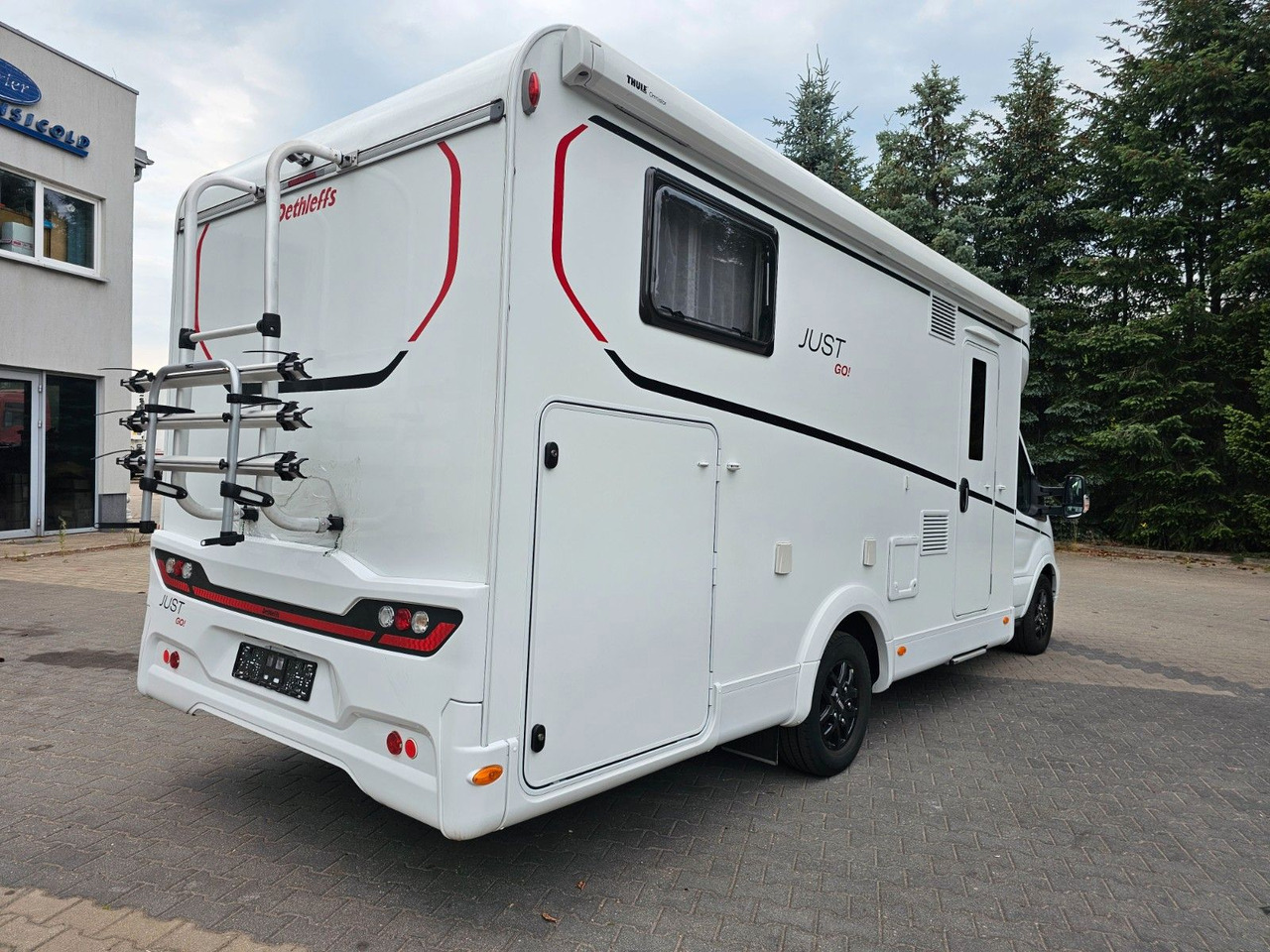 Dethleffs JUST GO T7055 EB Winter 4xBett Elektr.Hubbet - Mobil rumah semi-terintegrasi: gambar 4 Dethleffs JUST GO T7055 EB Winter 4xBett Elektr.Hubbet - Mobil rumah semi-terintegrasi: gambar 4
