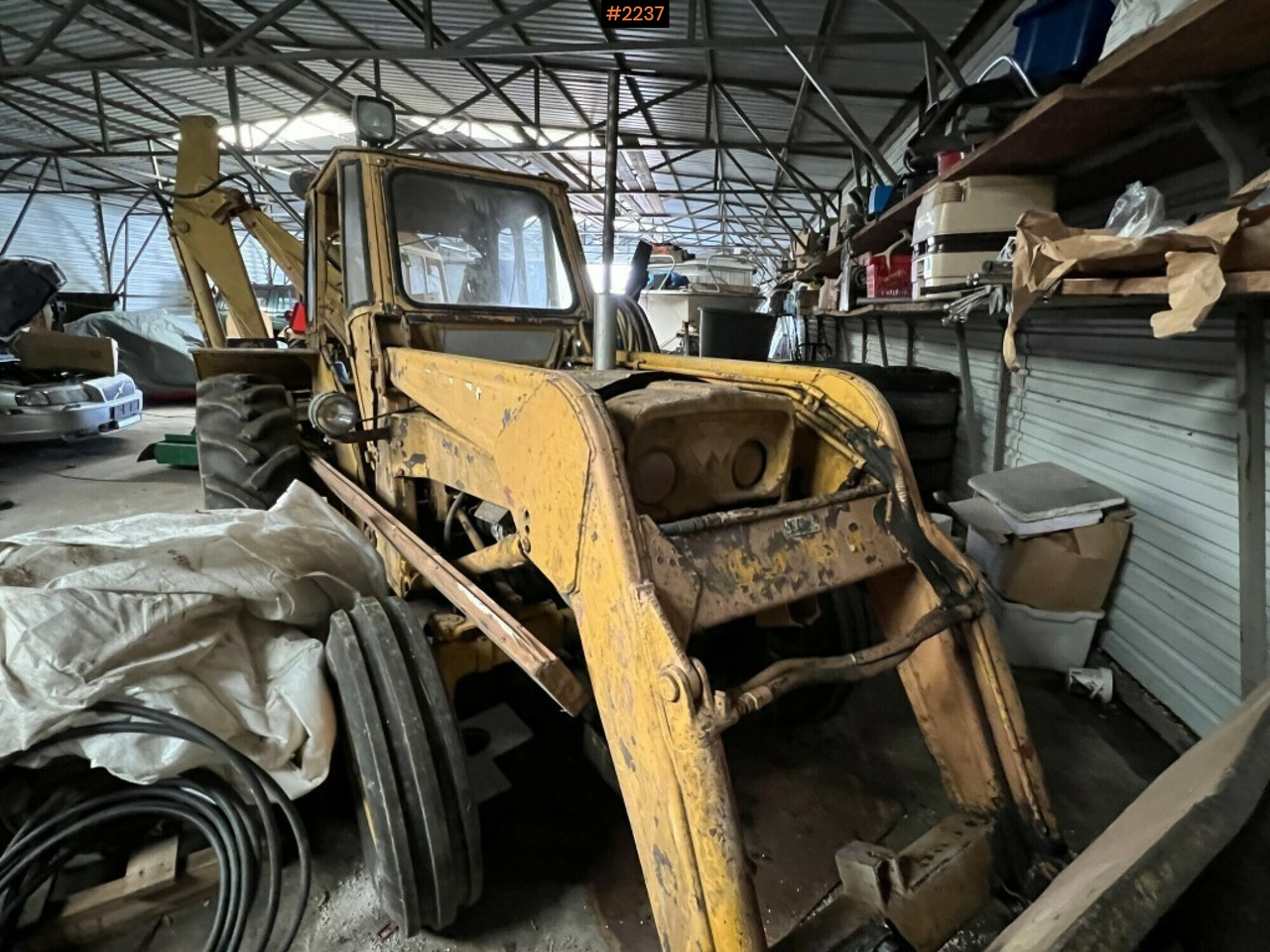 Backhoe loader- MASSEY-FERGUSON 203 - Backhoe loader: gambar 1 Backhoe loader- MASSEY-FERGUSON 203 - Backhoe loader: gambar 1
