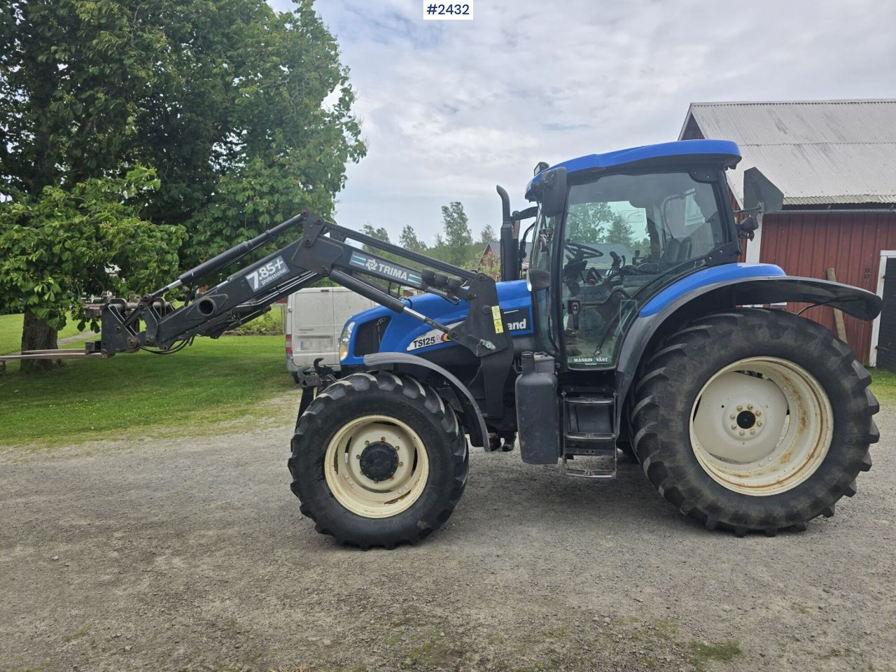 New Holland TS 125A med Frontlastare - Traktor: gambar 1 New Holland TS 125A med Frontlastare - Traktor: gambar 1