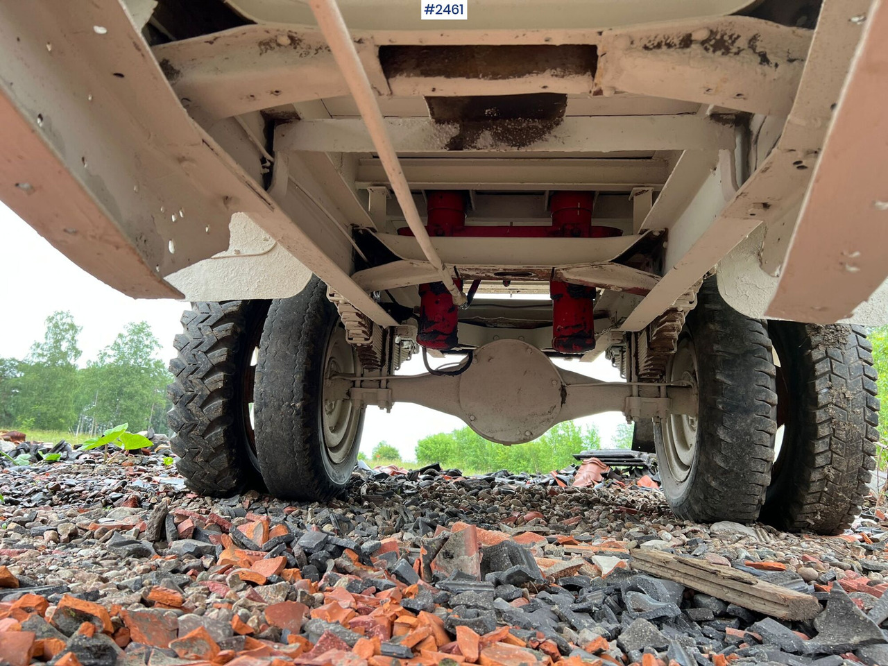 Tractor trailer with tipper - Trailer jungkit: gambar 5 Tractor trailer with tipper - Trailer jungkit: gambar 5