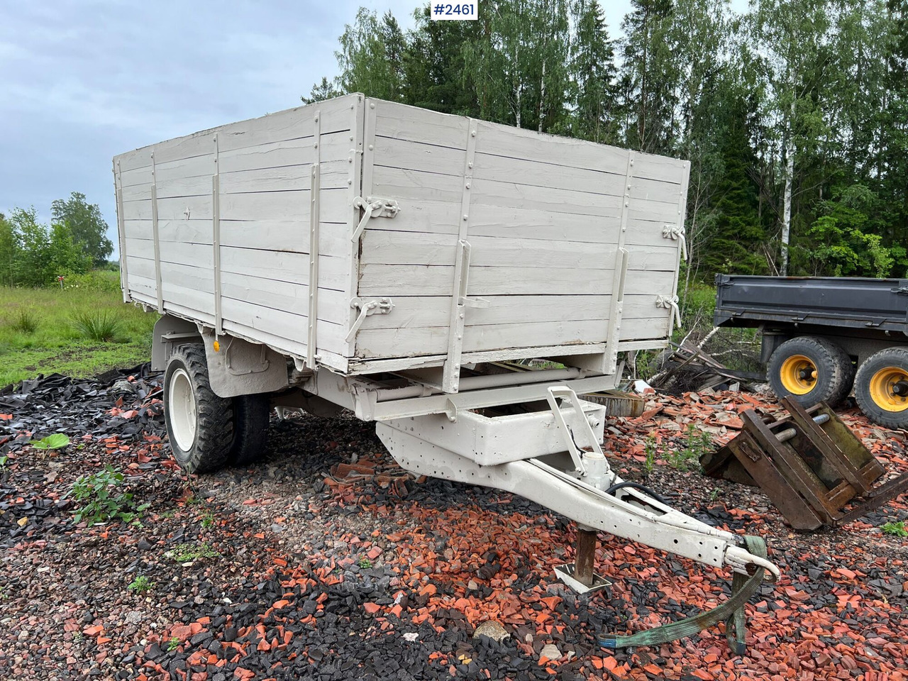Tractor trailer with tipper - Trailer jungkit: gambar 1 Tractor trailer with tipper - Trailer jungkit: gambar 1
