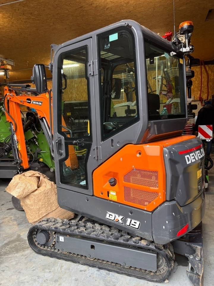 Develon DX 19 Z-7 - Ekskavator mini: gambar 2 Develon DX 19 Z-7 - Ekskavator mini: gambar 2