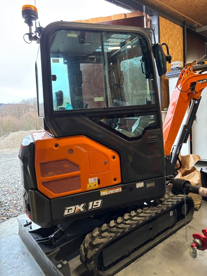 Develon DX 19 Z-7 - Ekskavator mini: gambar 1 Develon DX 19 Z-7 - Ekskavator mini: gambar 1