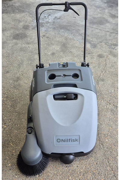 Nilfisk SW 750 - Penyapu jalan: gambar 3 Nilfisk SW 750 - Penyapu jalan: gambar 3