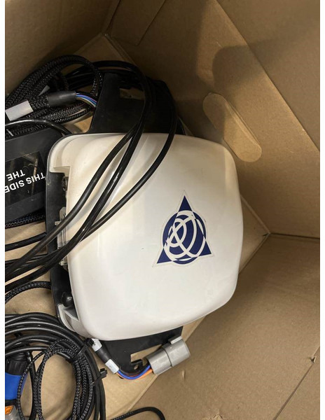 Trimble GFX 1060 GPS SET ACTIEPRIJS - Sistem navigasi untuk Peralatan pertanian: gambar 2 Trimble GFX 1060 GPS SET ACTIEPRIJS - Sistem navigasi untuk Peralatan pertanian: gambar 2