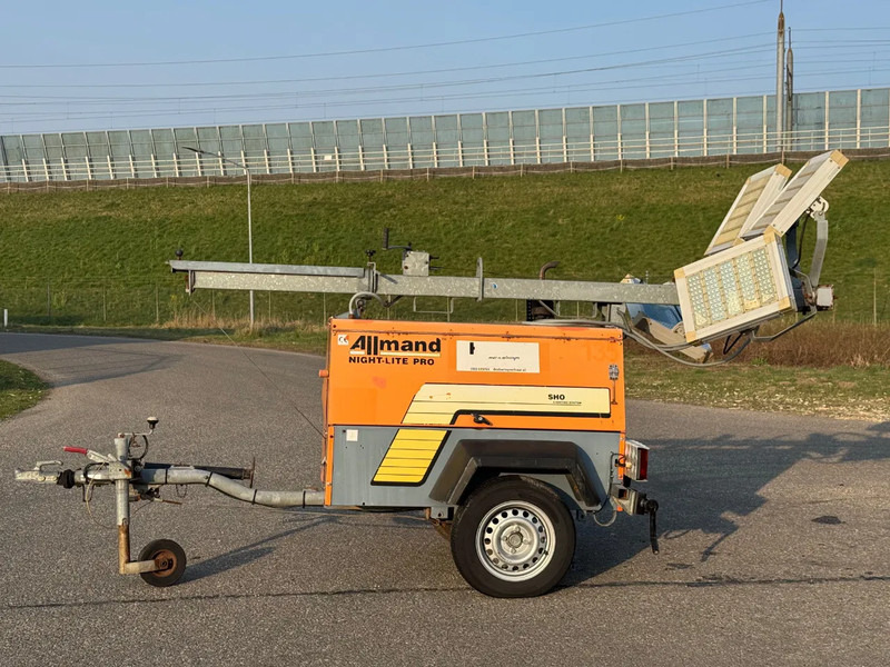 Doosan Allmand Night-Light Pro mobiele lichtmast LED - Menara penerangan: gambar 3 Doosan Allmand Night-Light Pro mobiele lichtmast LED - Menara penerangan: gambar 3