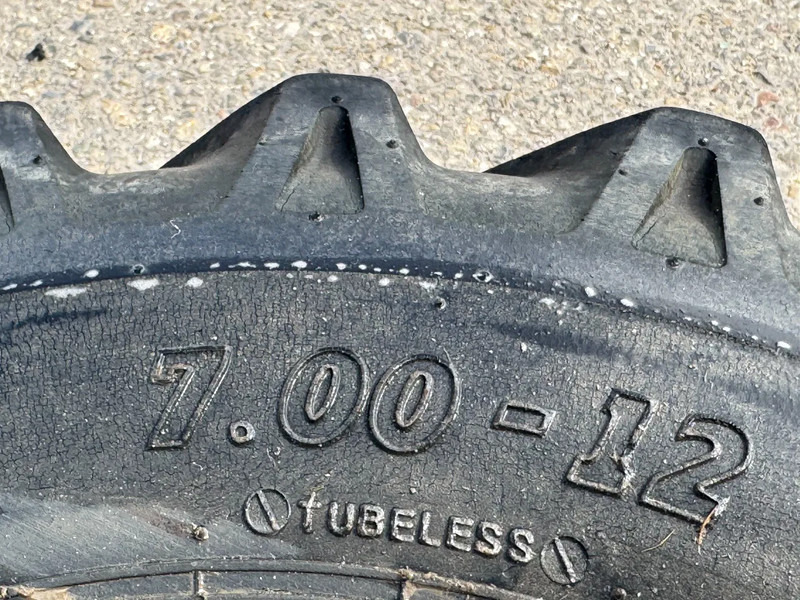 Giant Banden met velg 7.00-12 - Ban: gambar 4 Giant Banden met velg 7.00-12 - Ban: gambar 4
