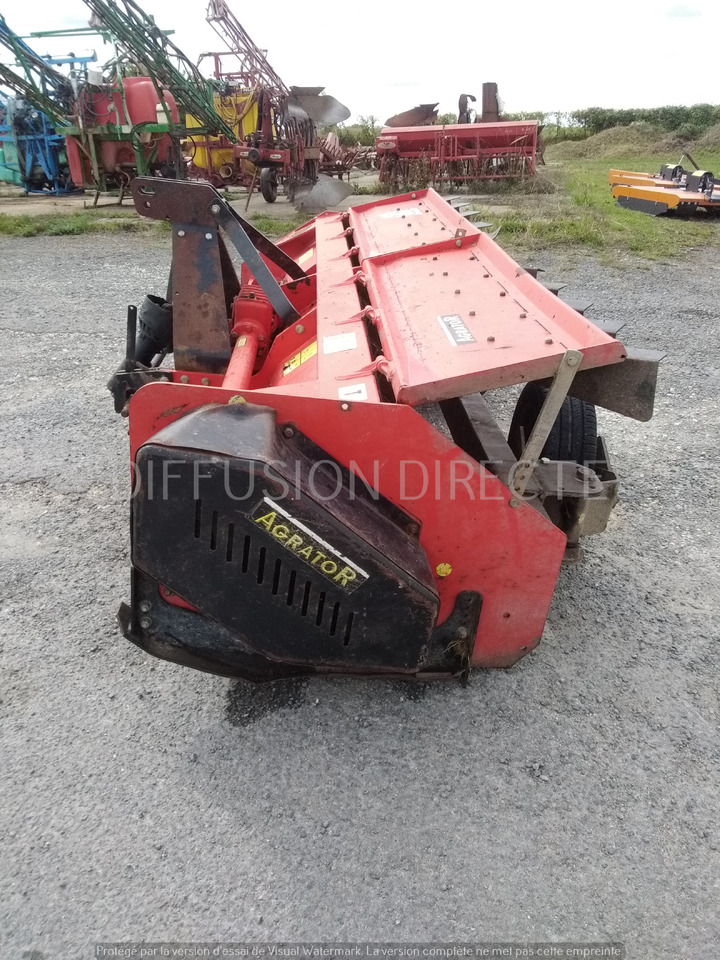 AGRATOR BROYEUR A AXE HORIZONTAL T 3100 - Mulcher kehutanan: gambar 5 AGRATOR BROYEUR A AXE HORIZONTAL T 3100 - Mulcher kehutanan: gambar 5
