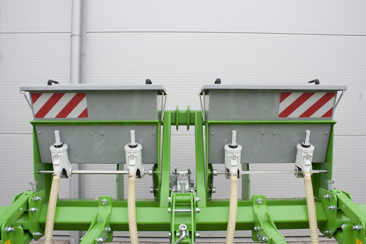 BOMET FERTILISEUR LIQUIDE POUR BINEUSE P 470 W - 3 RANGS NEMBUS - Peralatan pemupukan: gambar 1 BOMET FERTILISEUR LIQUIDE POUR BINEUSE P 470 W - 3 RANGS NEMBUS - Peralatan pemupukan: gambar 1