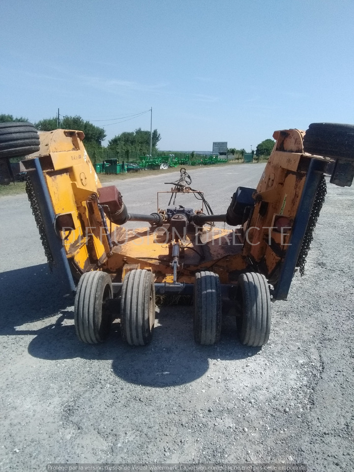 BOMFORD BROYEUR A AXE HORIZONTAL TRI WING 4600 - Mesin pemotong rumput: gambar 3 BOMFORD BROYEUR A AXE HORIZONTAL TRI WING 4600 - Mesin pemotong rumput: gambar 3