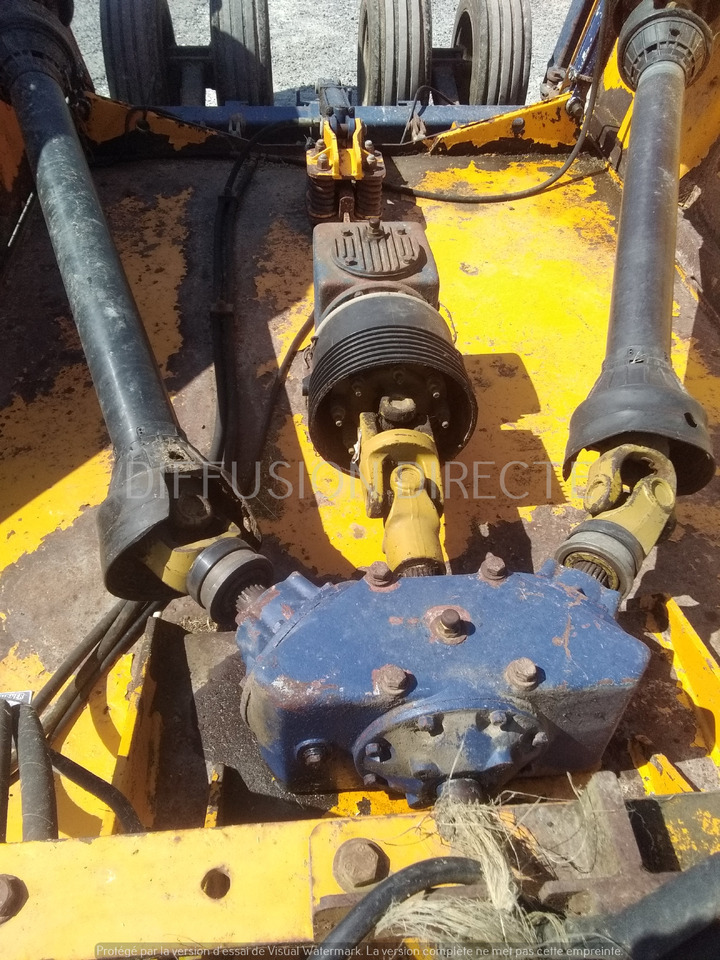 BOMFORD BROYEUR A AXE HORIZONTAL TRI WING 4600 - Mesin pemotong rumput: gambar 5 BOMFORD BROYEUR A AXE HORIZONTAL TRI WING 4600 - Mesin pemotong rumput: gambar 5