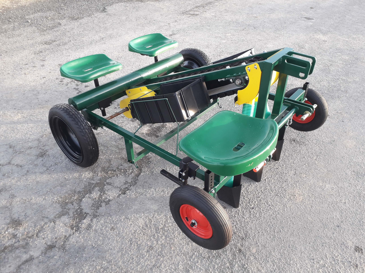 GARMACH Planteuse Ail-Oignon-Echalote MGP - Mesin penanam kentang: gambar 3 GARMACH Planteuse Ail-Oignon-Echalote MGP - Mesin penanam kentang: gambar 3