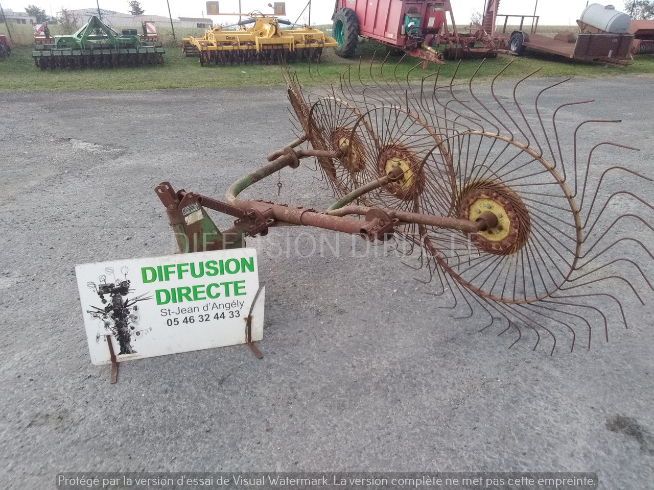 JOHN DEERE ANDAINEUR P 140 - Tedder/ Menyapu: gambar 1 JOHN DEERE ANDAINEUR P 140 - Tedder/ Menyapu: gambar 1