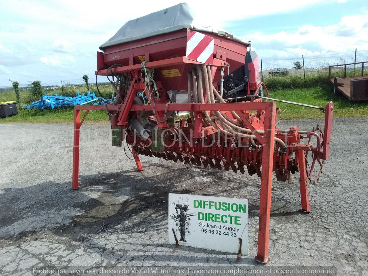KUHN SEMOIR EN LIGNE ACCORD PNEUMATIC - Menggabungkan bor benih: gambar 1 KUHN SEMOIR EN LIGNE ACCORD PNEUMATIC - Menggabungkan bor benih: gambar 1